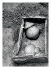 Una delle tombe a cassetta della necropoli ad incinerazione di Chiavari (VIII-VII secolo A.C.) in corso di scavo Chiavari(GE)