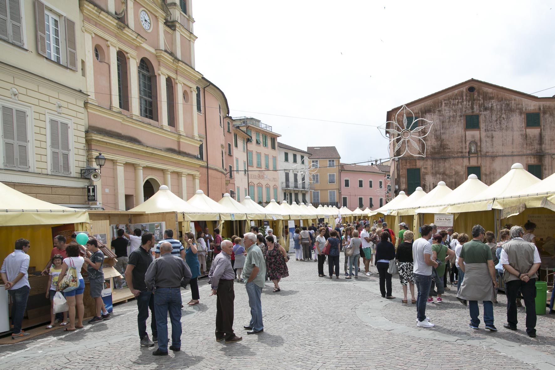 Tra-gli-stands-Bio-festival-Varese-L.-4